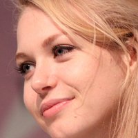 Penelope Mitchell Naken
