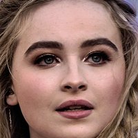 Sabrina Carpenter Naken