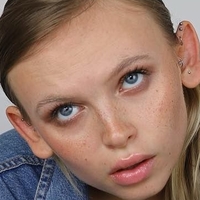 Sara Carstens Naken