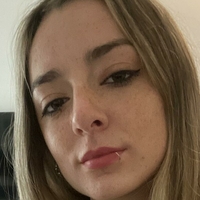 Sara Core Naken