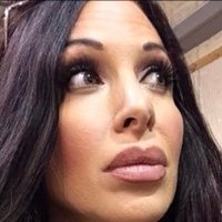 Shayna Ryan Naken