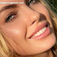 simsyyy__ Naken