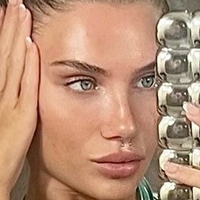 Sophie Nicole Naken