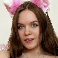 Sweet Lana Naken