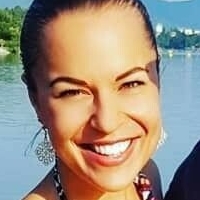 Vanessa Kuzmich Naken