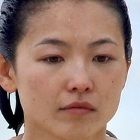 Yan Yan Chan Naken