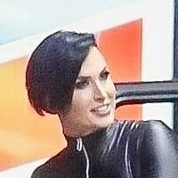 Zahra Elise Naken